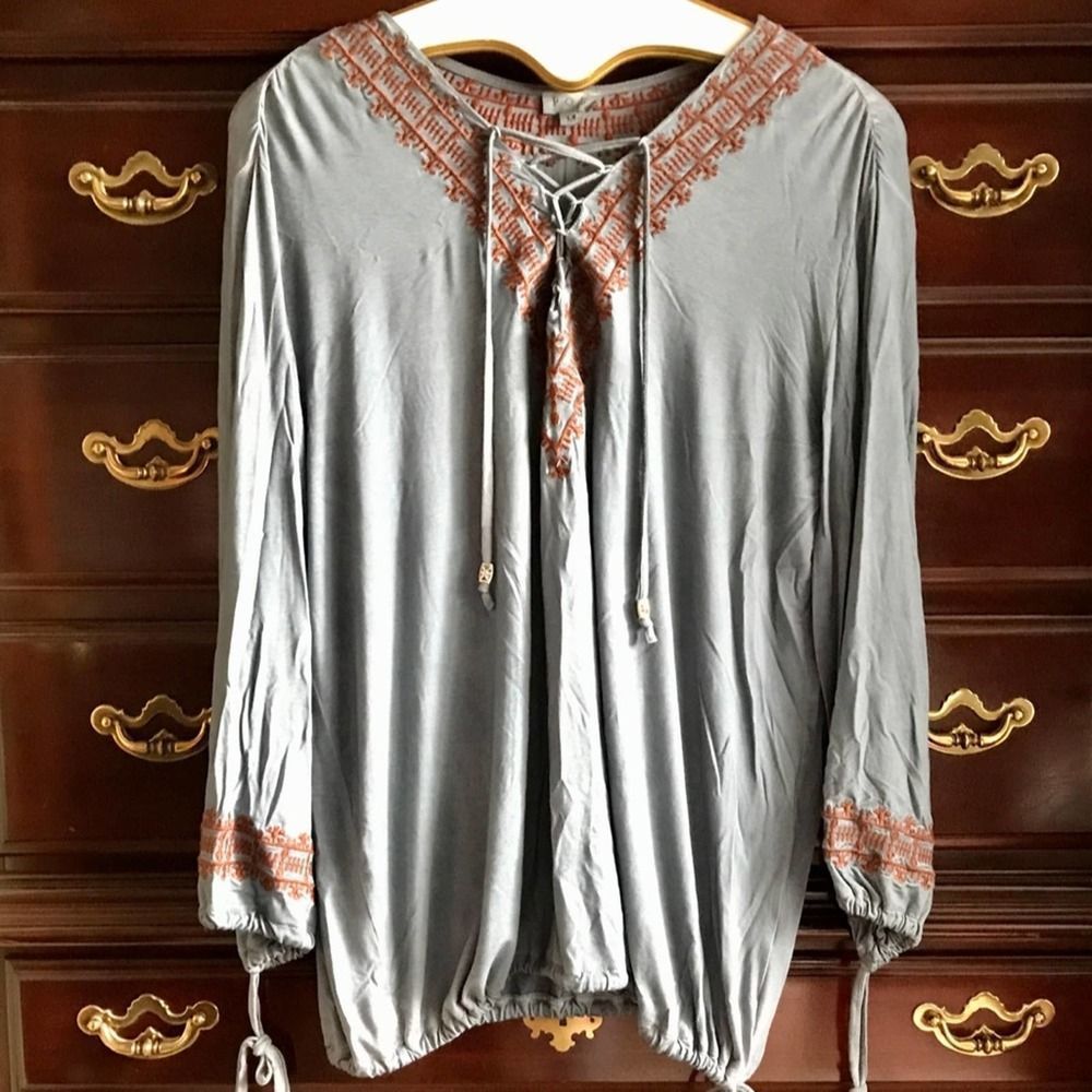 POL Boho Blue Embroidered Top, Medium (runs large) - Picture 10 of 10